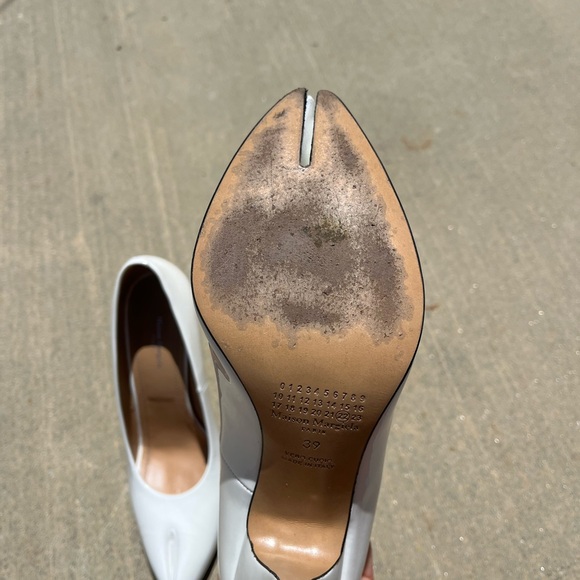 Maison Martin Margiela Women's White Leather Pumps - Picture 14 of 16